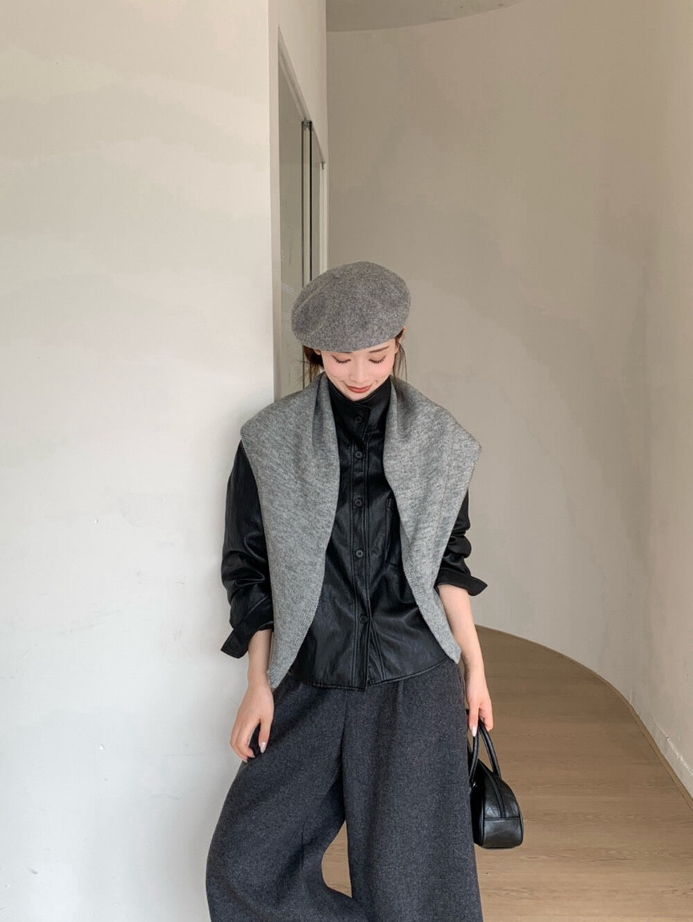 // 立領設計超軟彷皮外套(連披肩)