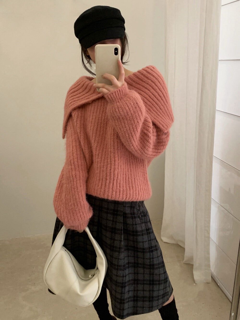 // 8%wool溫柔一字領鈕扣大翻領毛衣