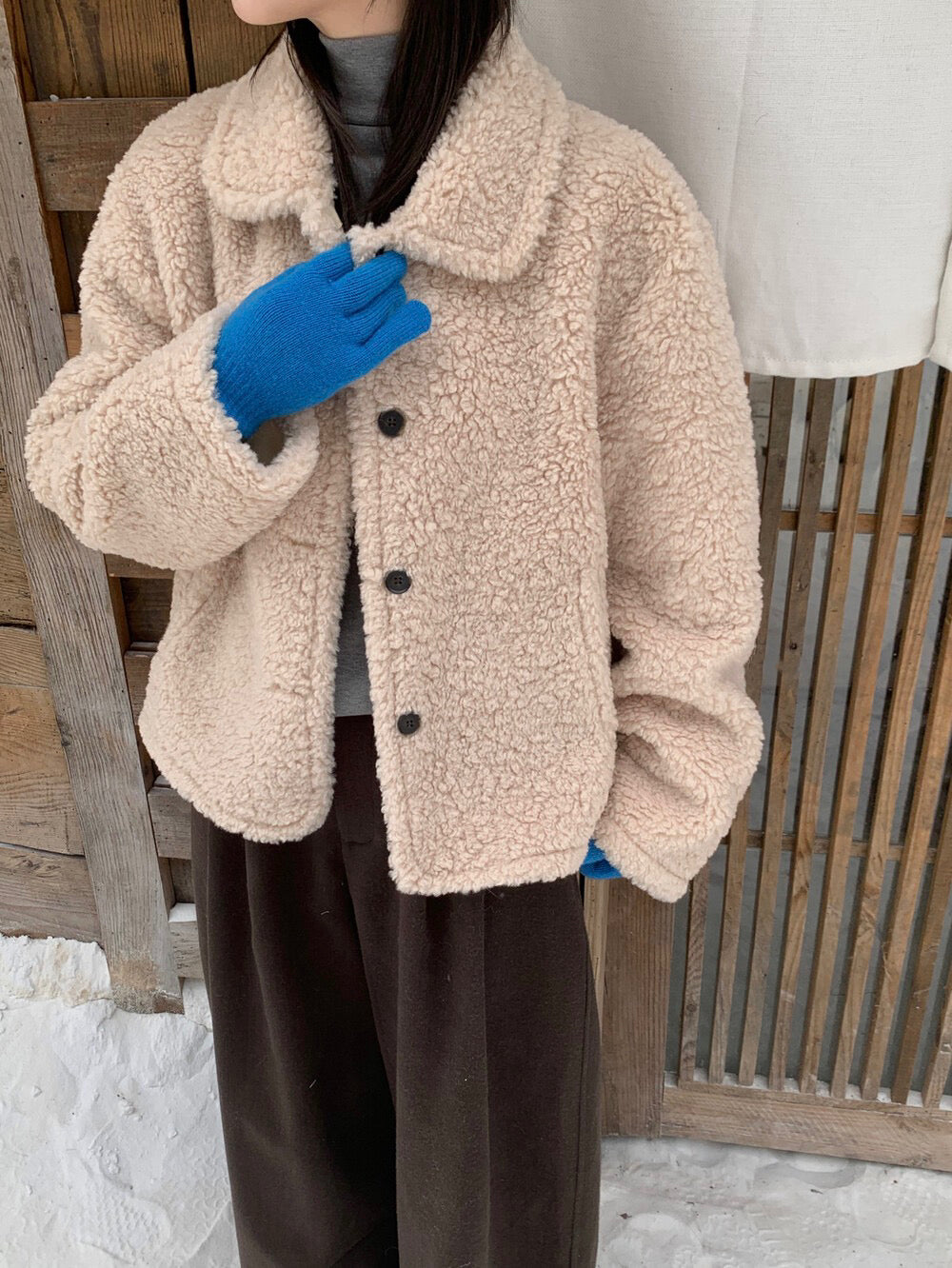 // 減齡款皮毛一體翻領毛毛外套