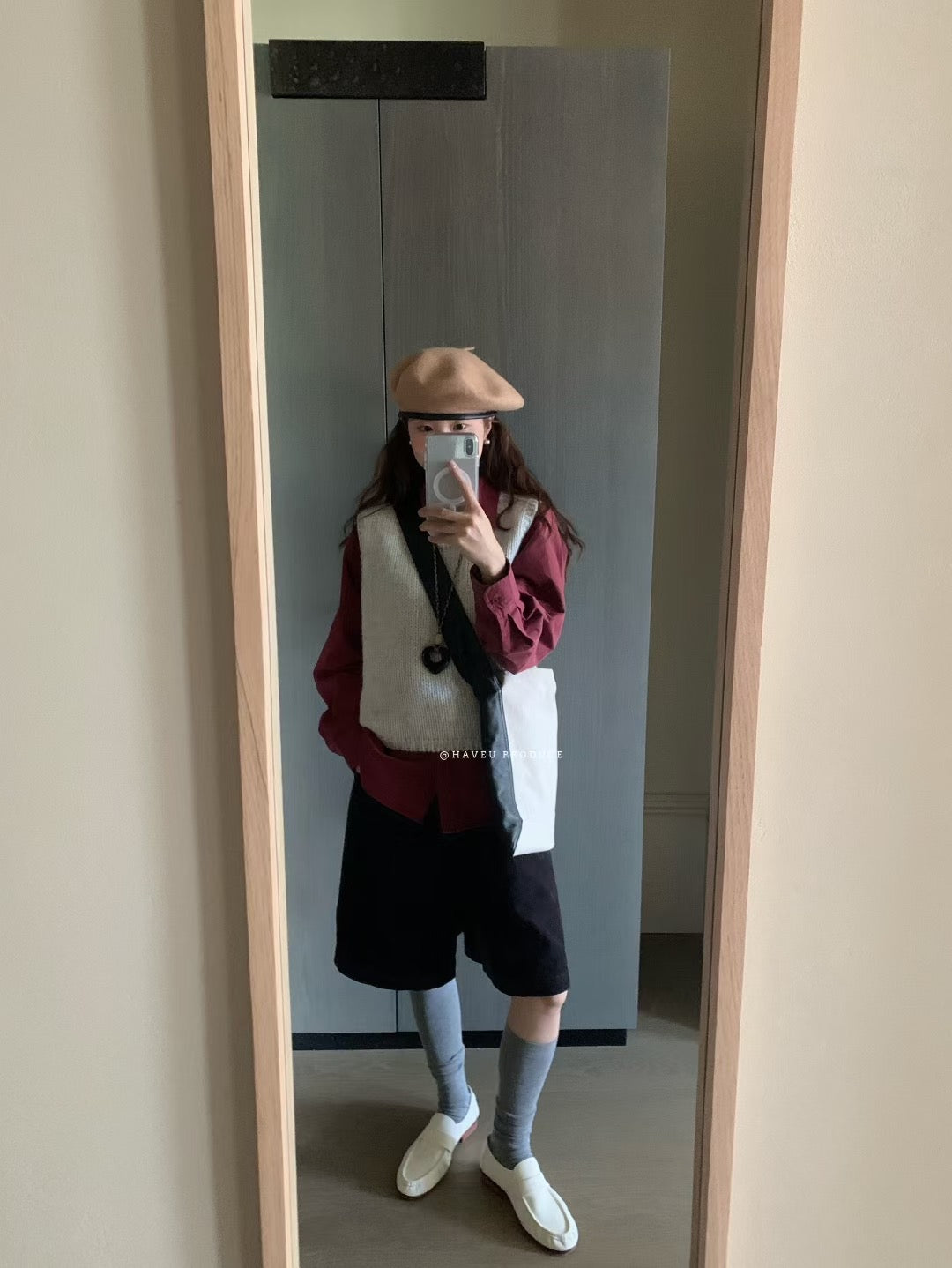 // 慵懶粗針後皮標羊毛背心
