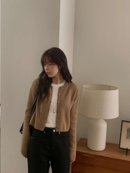 // 高質小短款羊毛CD