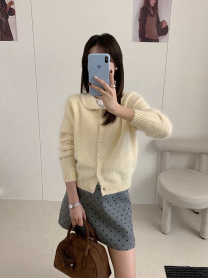 // 自帶柔光感40%兔絨圓翻領包扣NT