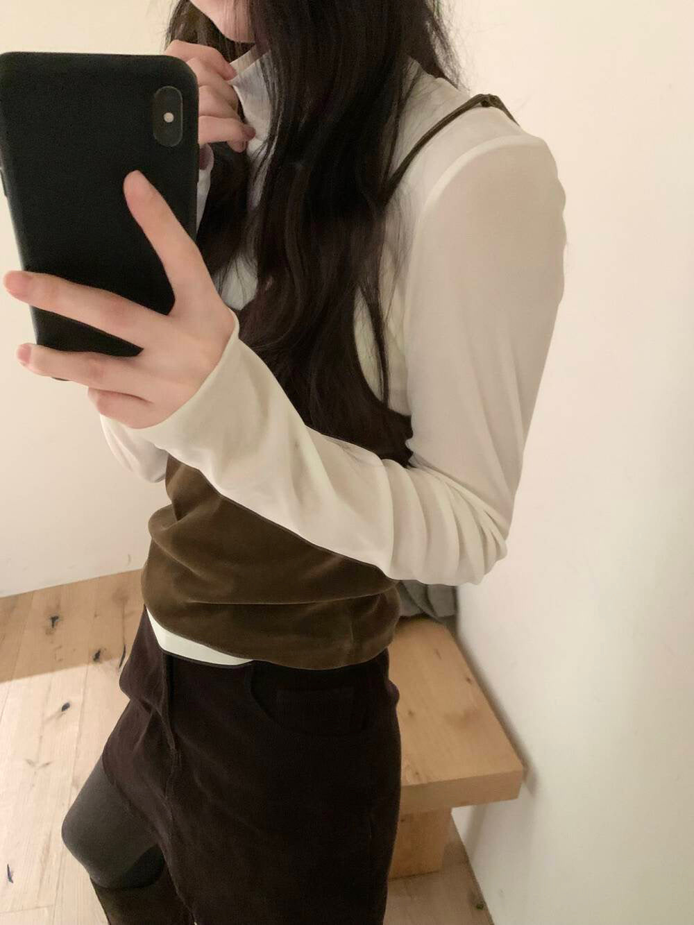 // 半領絲絨感打底上衣