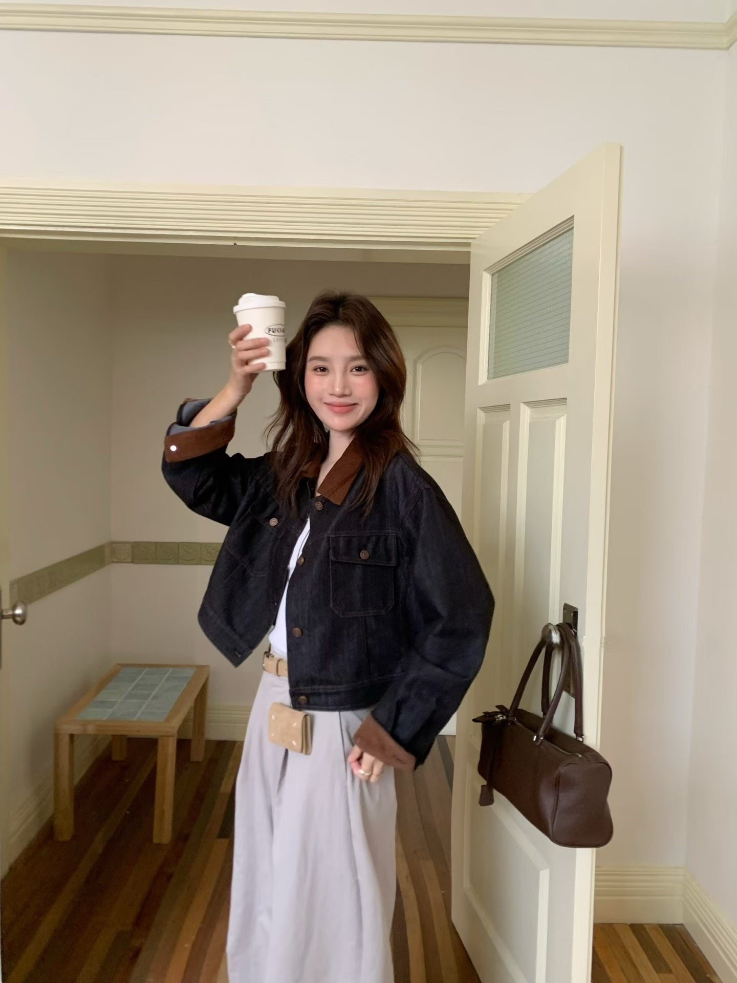 // 復古撞色燈芯絨領短款牛仔外套