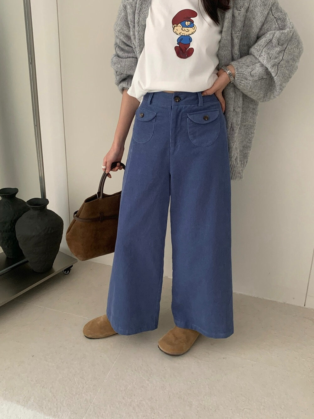 // 小口袋設計微闊腳燈芯絨褲