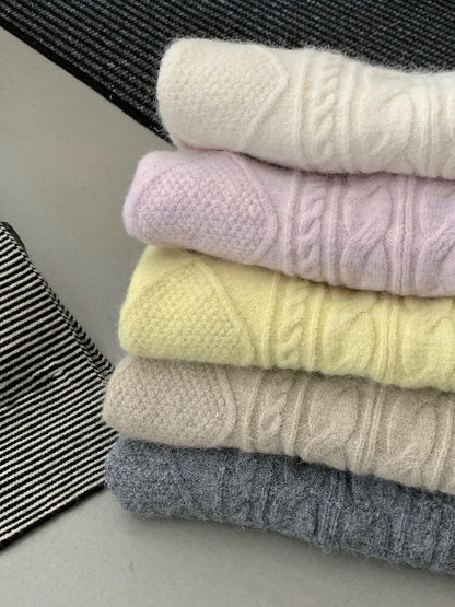 // 超軟糯小V領口麻花NT