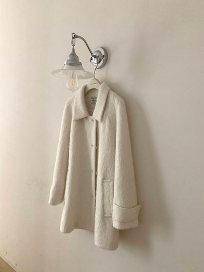 // 法式復古感35%羊毛翻領中長外套