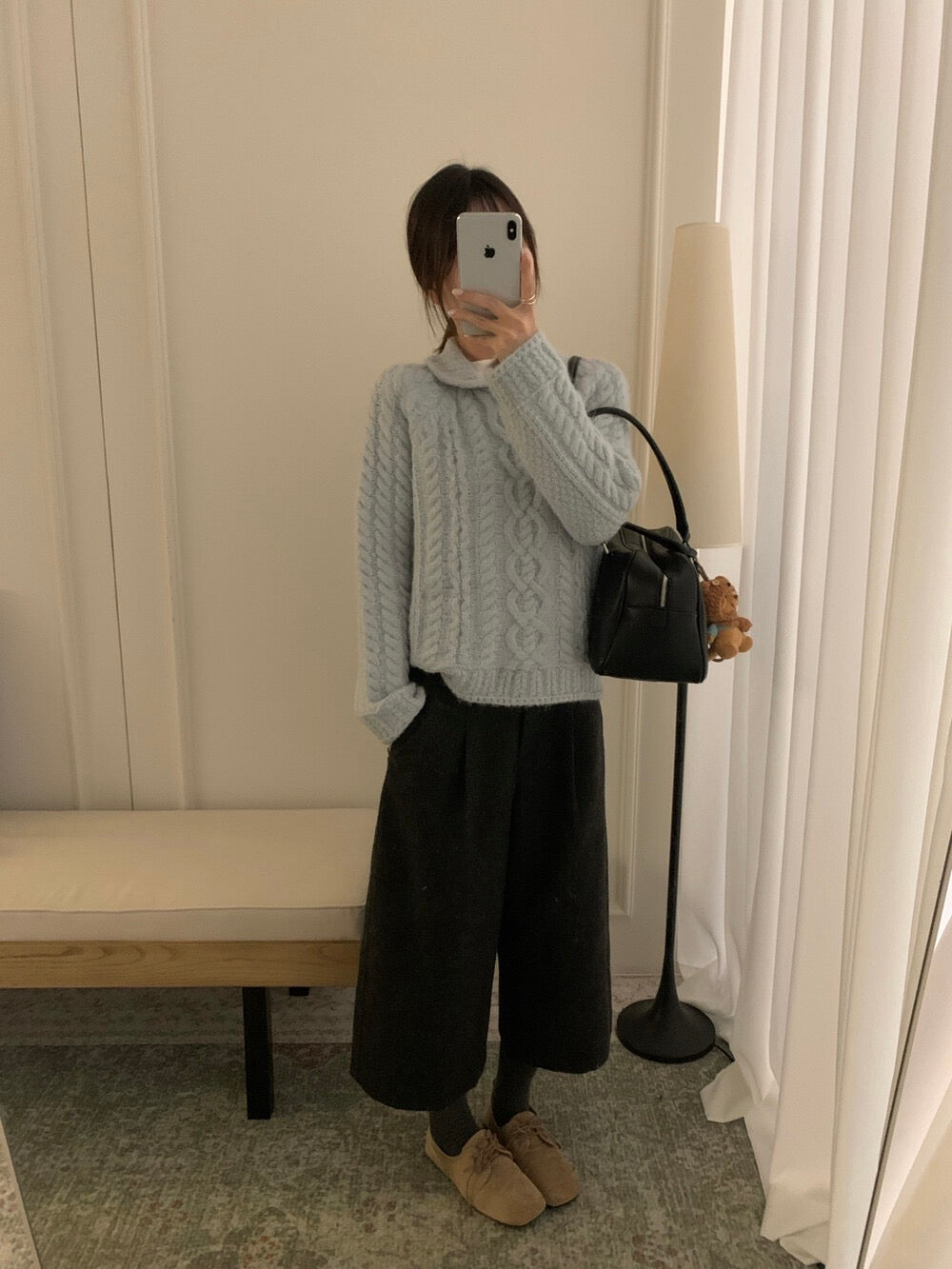 // 20%wool牛角鈕領口圓翻領麻花毛衣