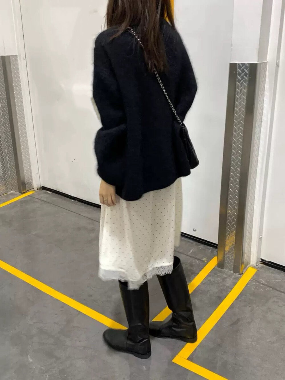 // 造型感氣質lace邊silky半裙