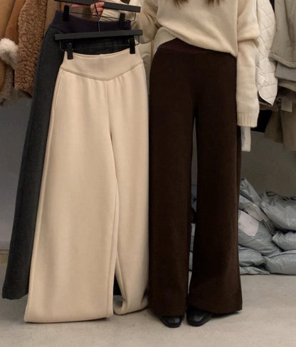 // 親膚牛奶感絨感羊毛褲