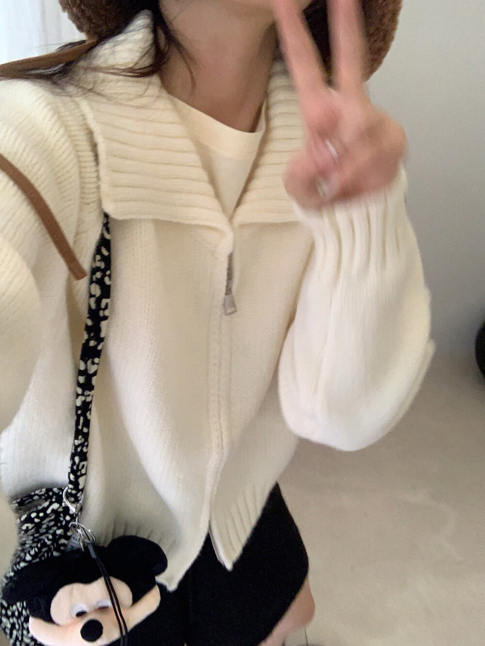 // 直坑紋大翻領上下拉鍊落肩CD