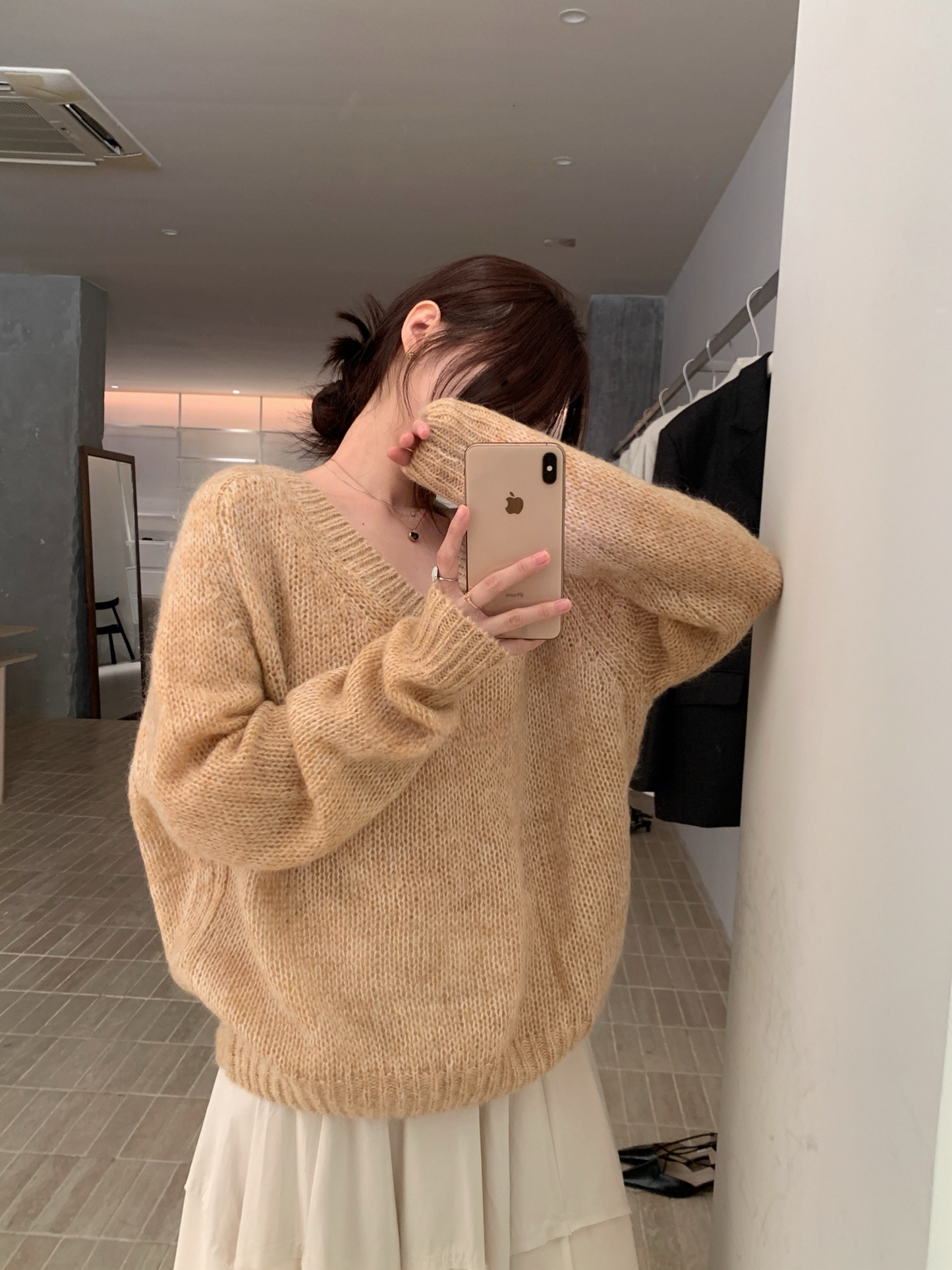 // 慵懶感滿滿V領針織毛衣