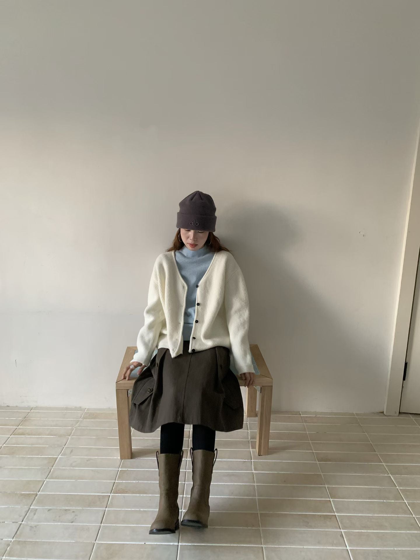 // 12色超美色系V領排扣羊絨紗CD