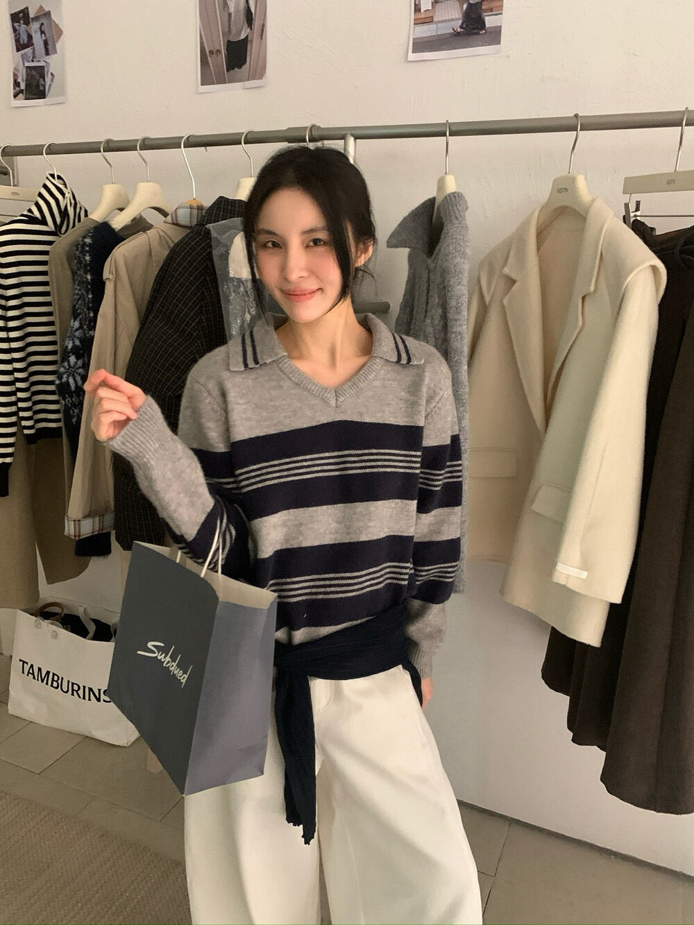 // 極簡風小V翻領間條毛衣