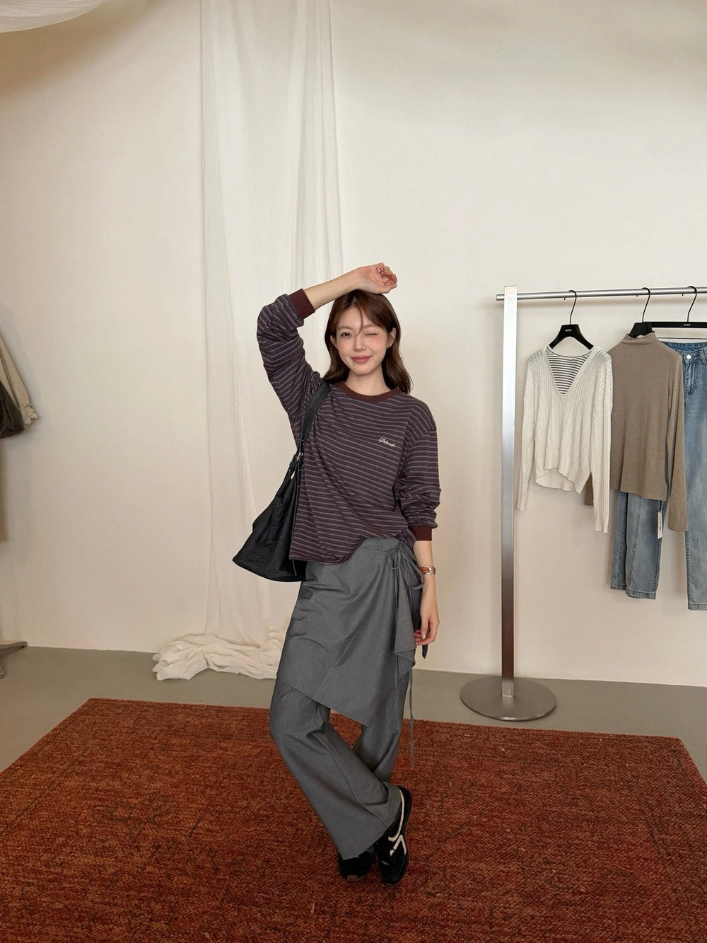 B151 / 休閒風小刺繡間條長袖上衣