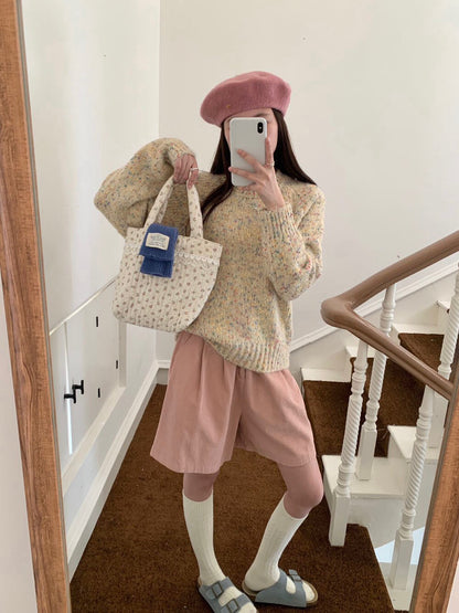 // 一眼看中的彩線圓領毛衣