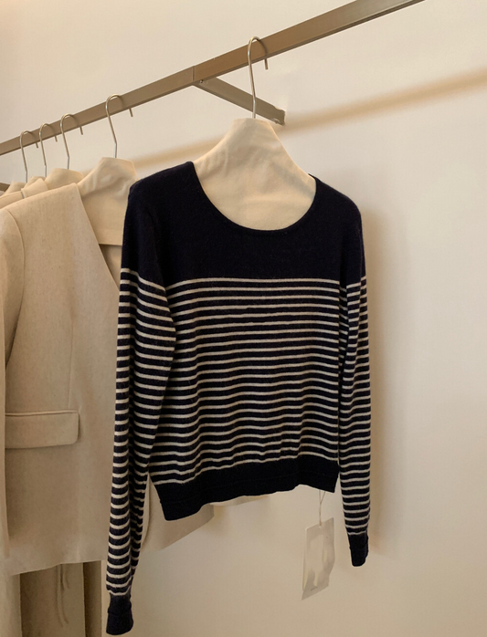// 法式氣質間條針織上衣