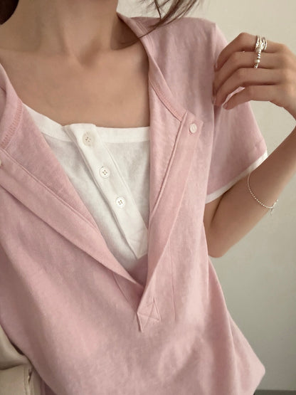 // 設計感假兩件鈕扣TEE