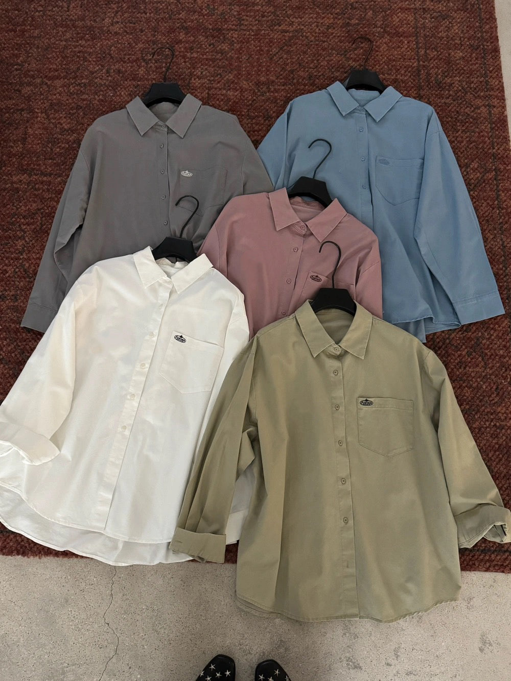 B188 / 小刺繡logo高質洗水棉低飽和度色調恤衫