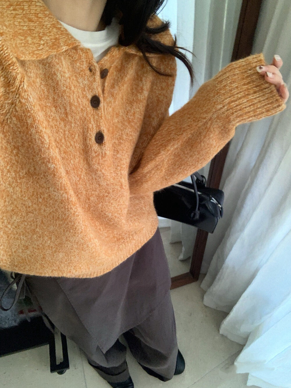 // 軟糯混兔毛花線鈕扣翻領毛衣