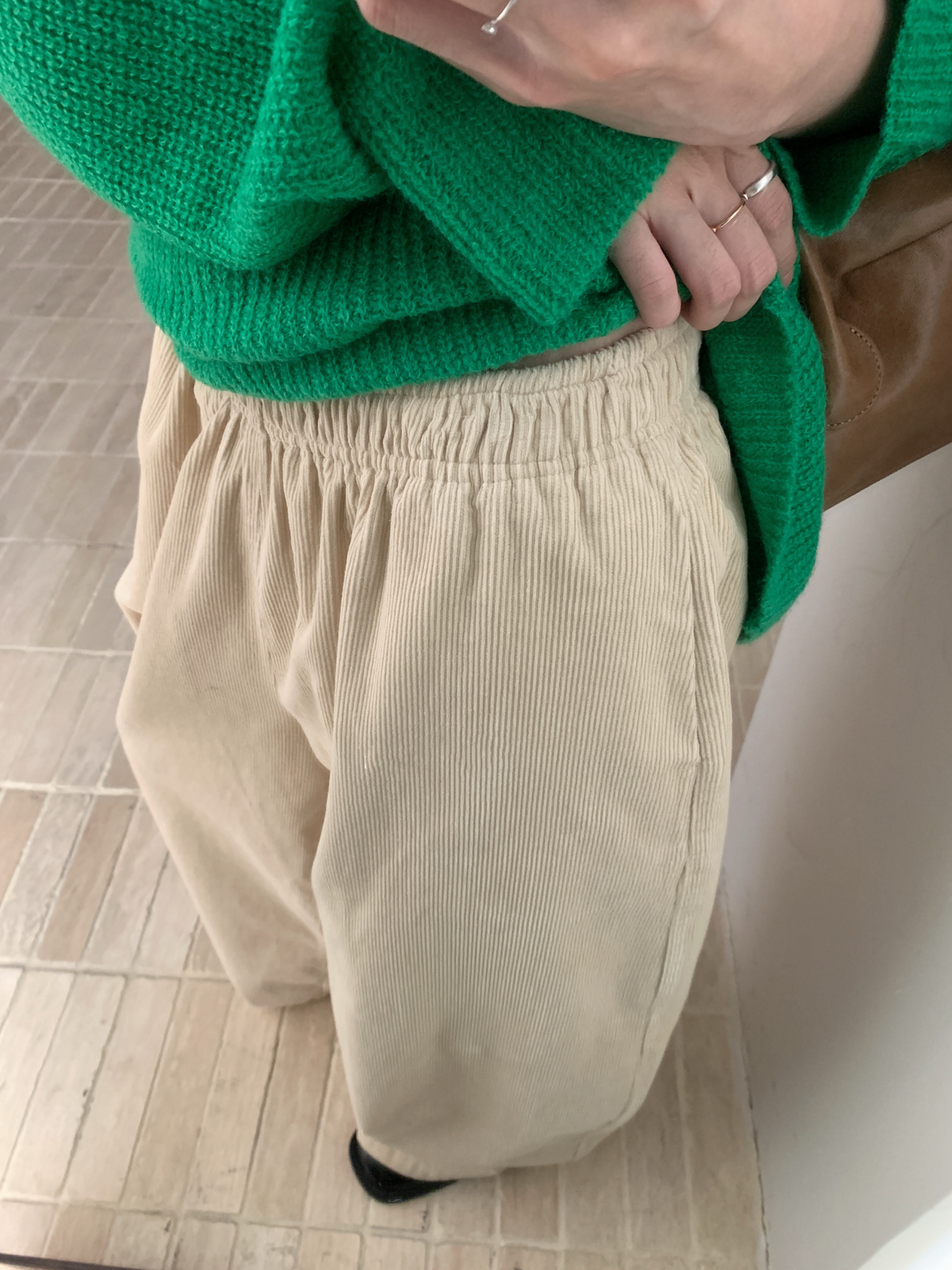 // 小復古感橡筋腰燈芯絨褲