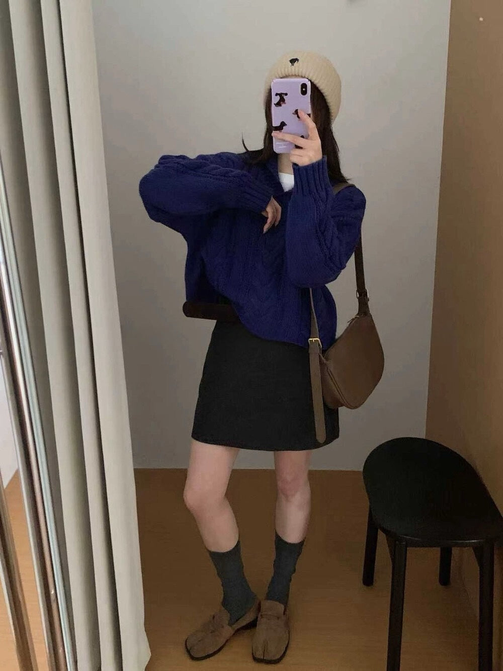 // 粗棒針麻花翻領短款毛衣