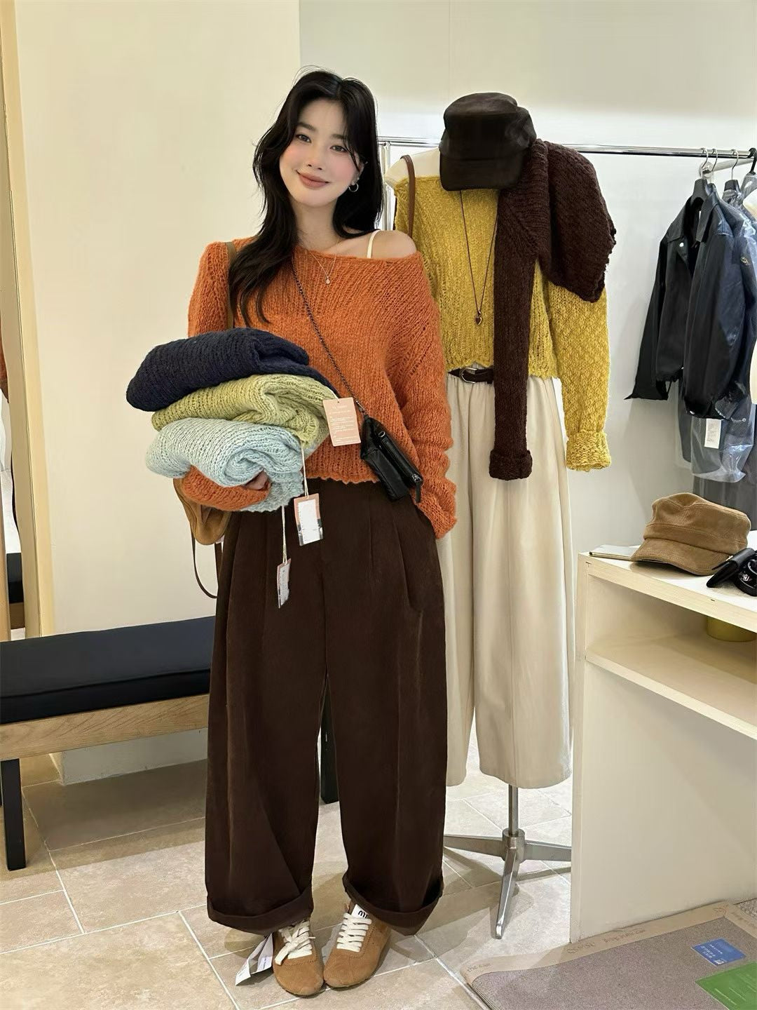 // 連絨面腰帶壓褶燈芯絨褲