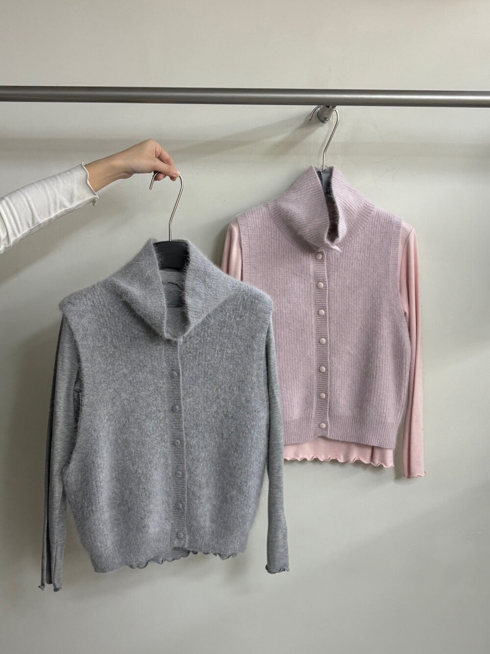 // 鬆鬆領超美排扣針織背心