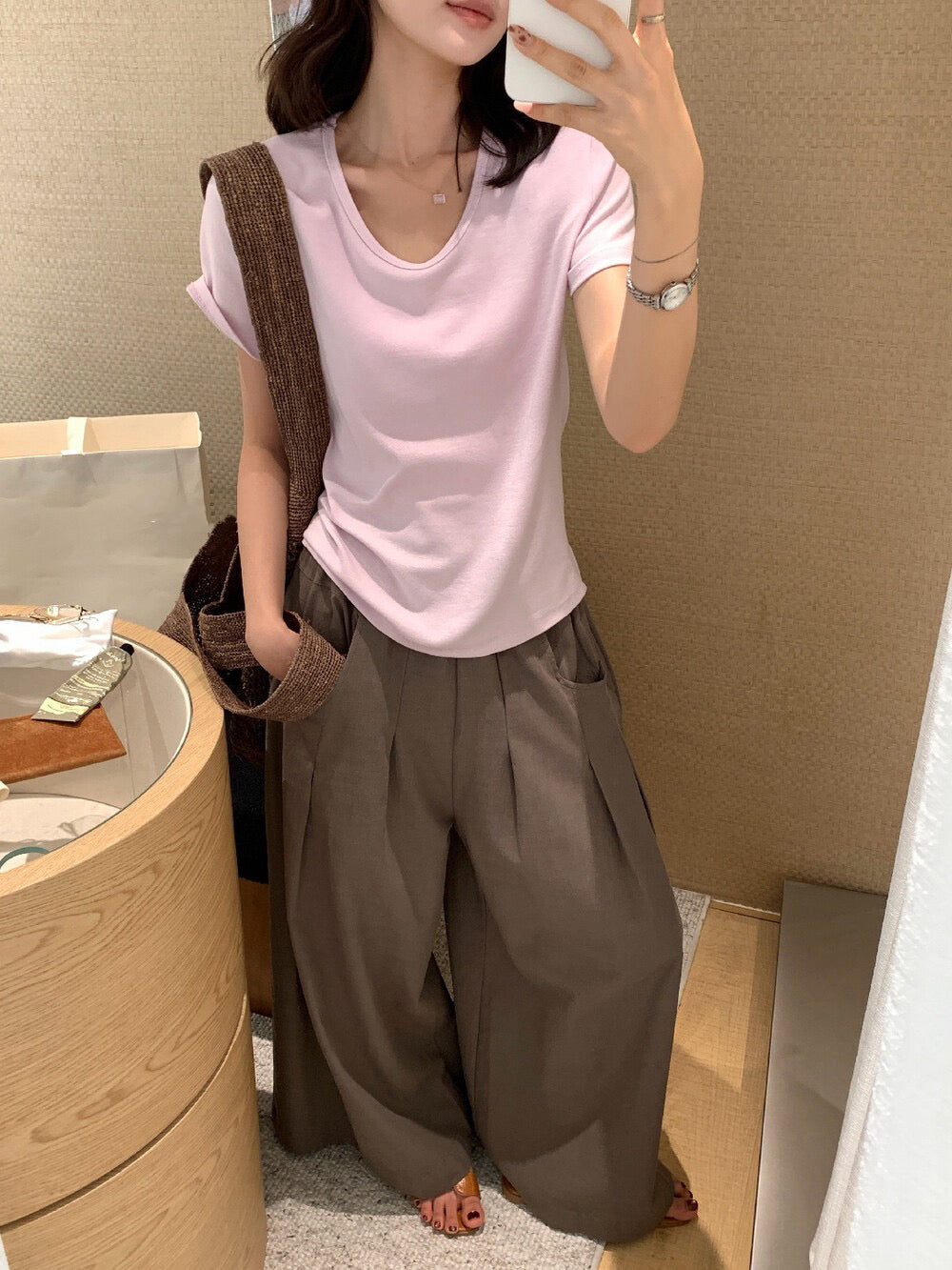 B64 / 熱賣12色U領純色TEE