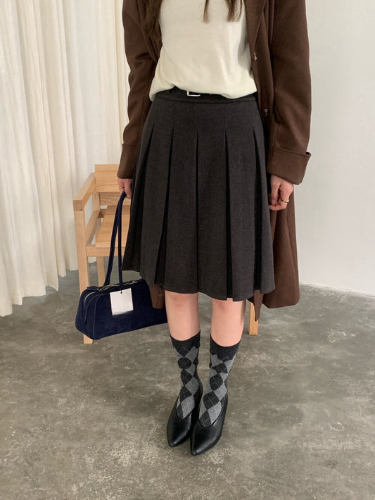 // 連腰帶定位壓褶毛呢五分裙