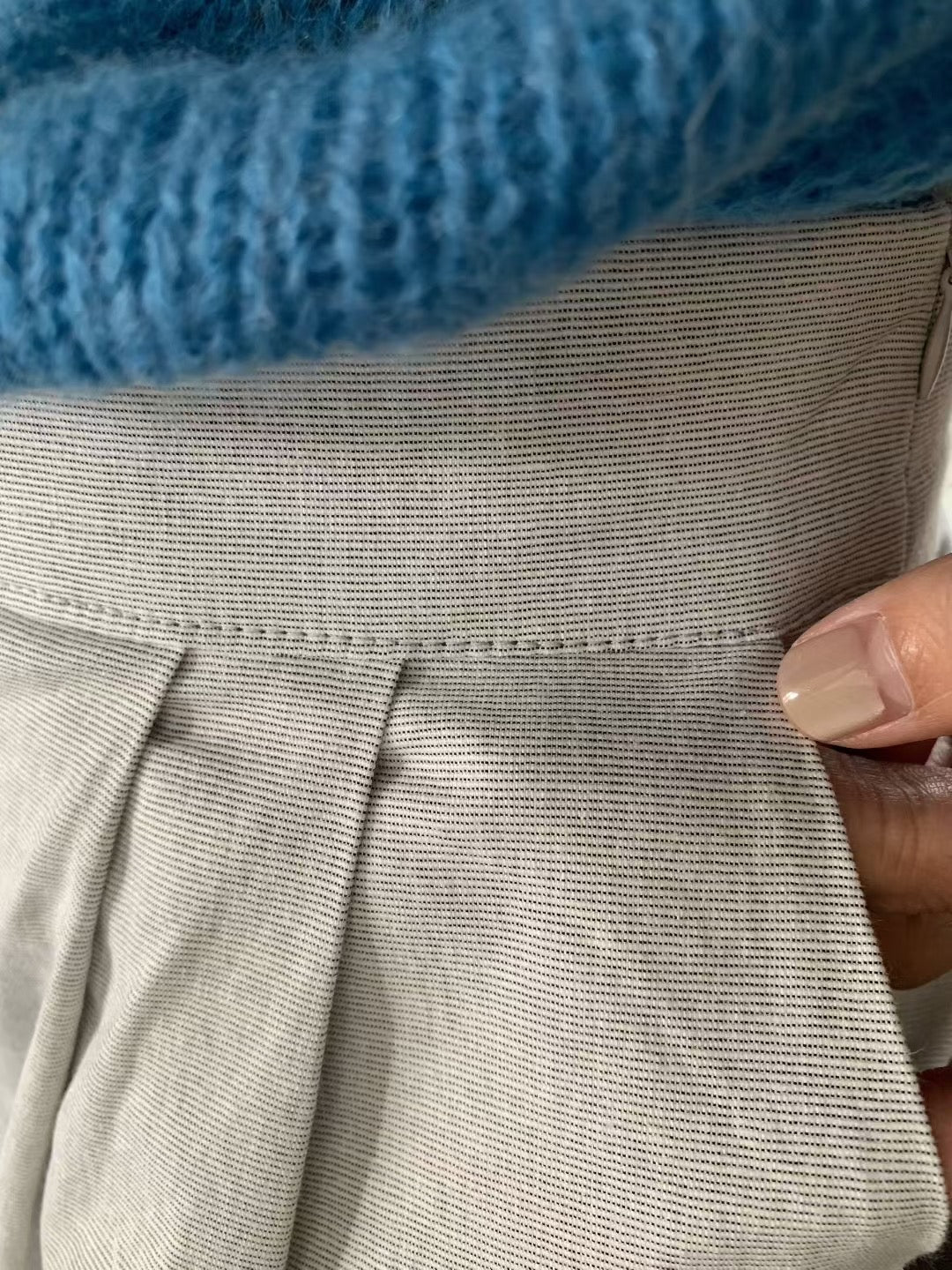 // 鬆弛感肌理布壓褶闊褲