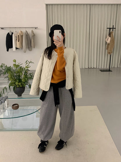 // 簡約菱格薄夾棉圓領外套