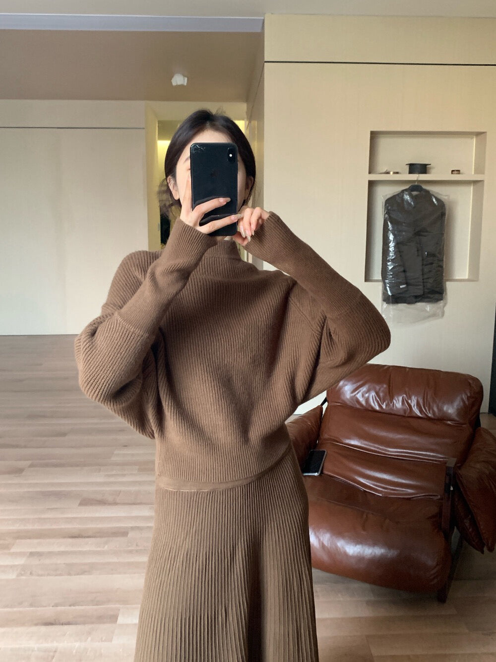 // 可前後穿小半領毛衣+褶褶針織裙套裝