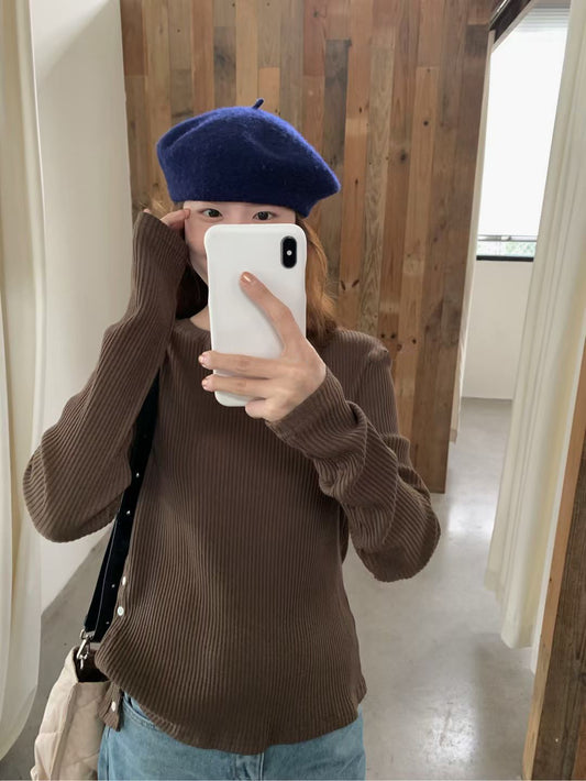 // 超顯瘦直坑紋側開鈕TEE