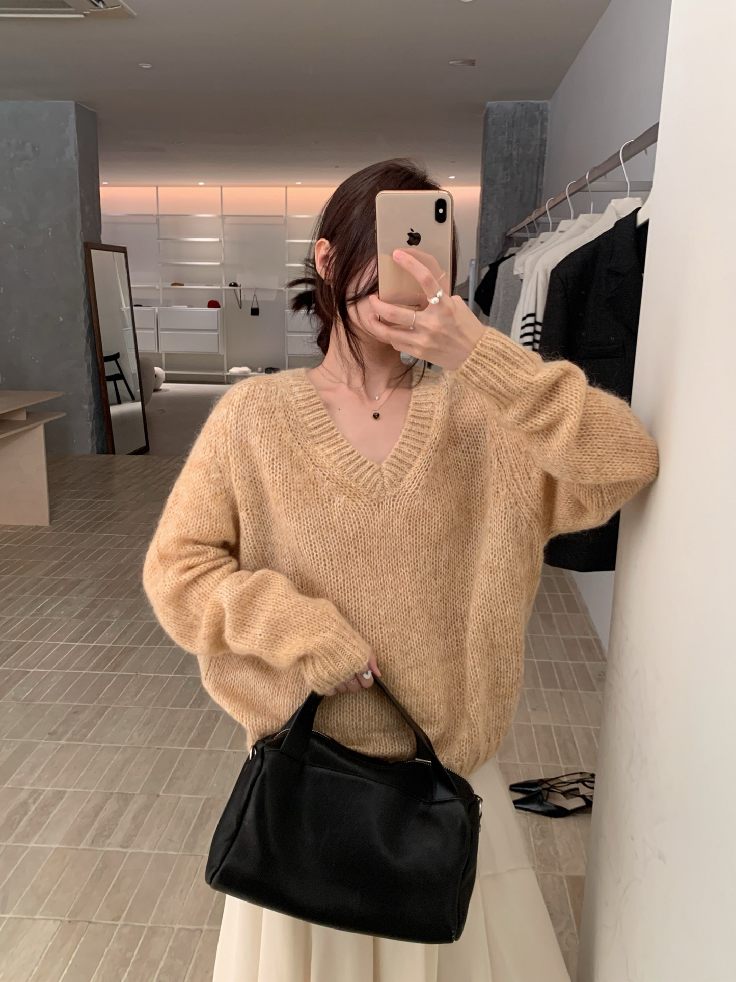 // 慵懶感滿滿V領針織毛衣