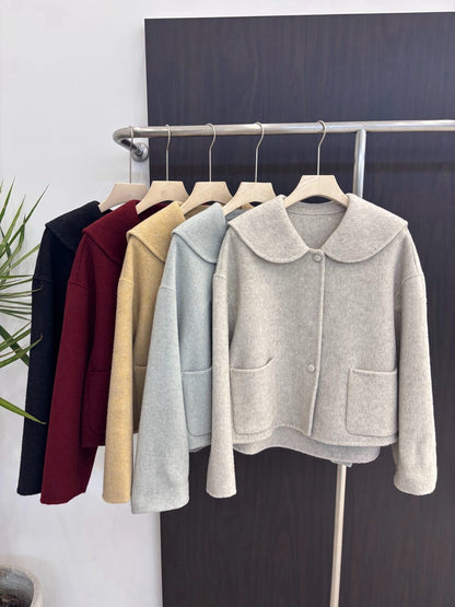 // 100%羊毛可愛娃娃領手工外套