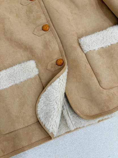 // 可愛圓翻領皮毛一體木鈕扣中長外套