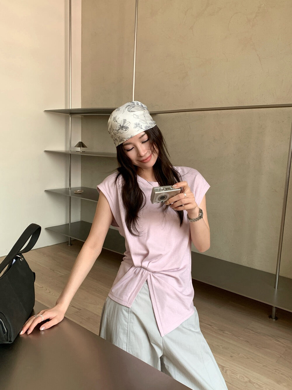 // 小飛袖不規則皺褶TEE