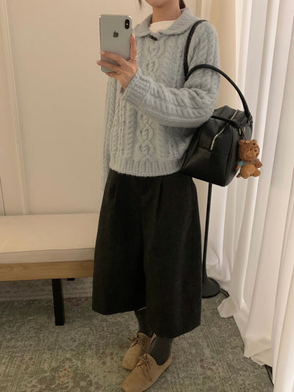 // 20%wool牛角鈕領口圓翻領麻花毛衣