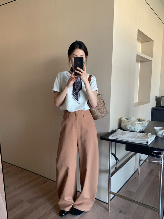 // 上身效果超美的四色彎刀褲