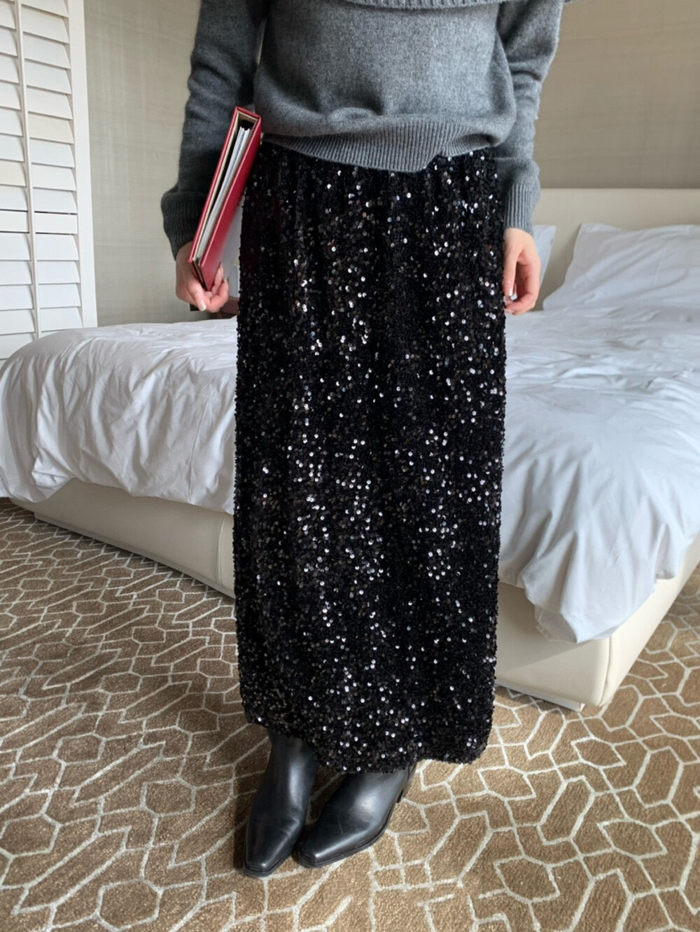 // 年尾party必備閃片後開叉中裙