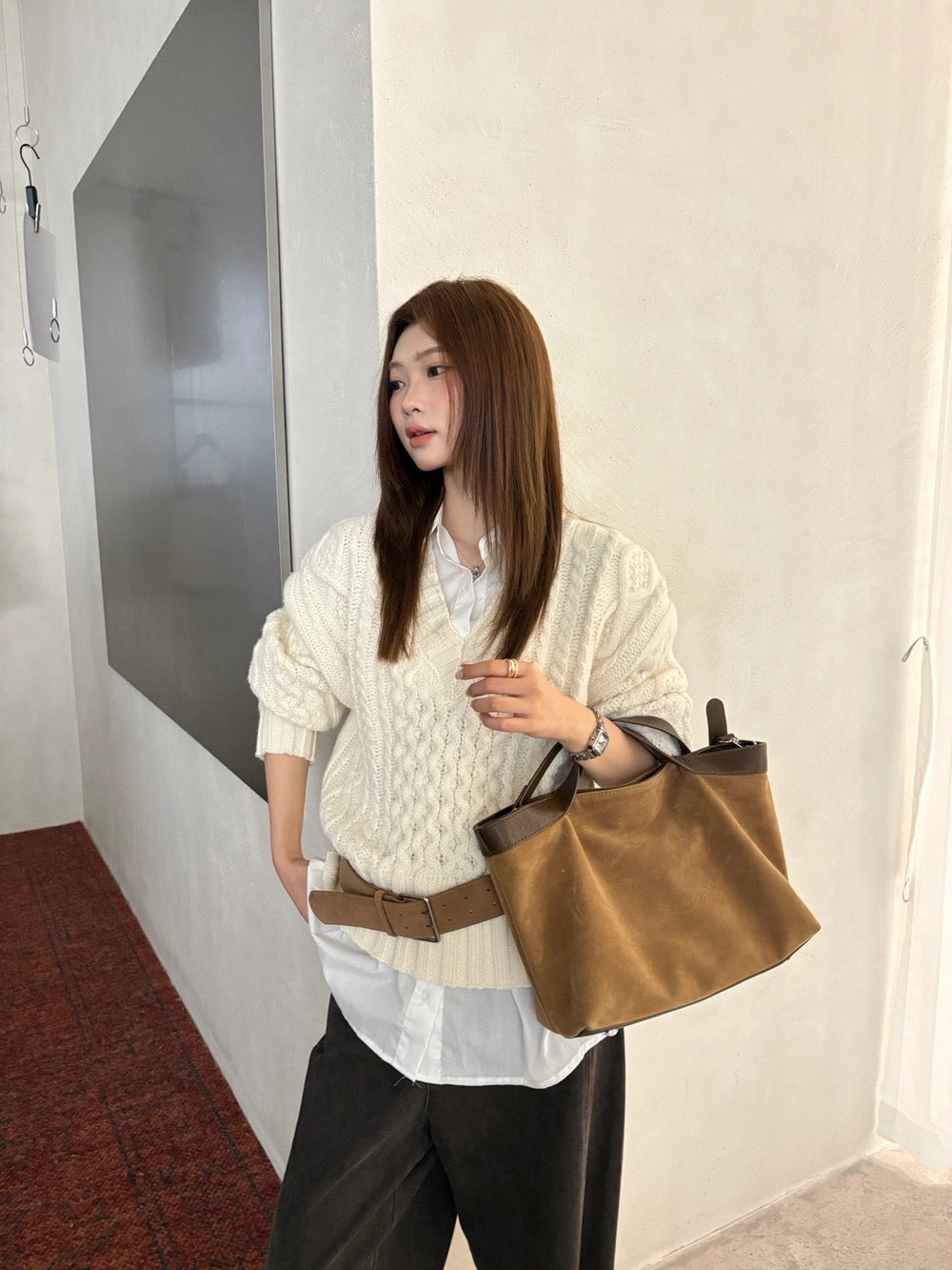 B233 / 造型感麻花V領針織上衣拼恤衫假兩件