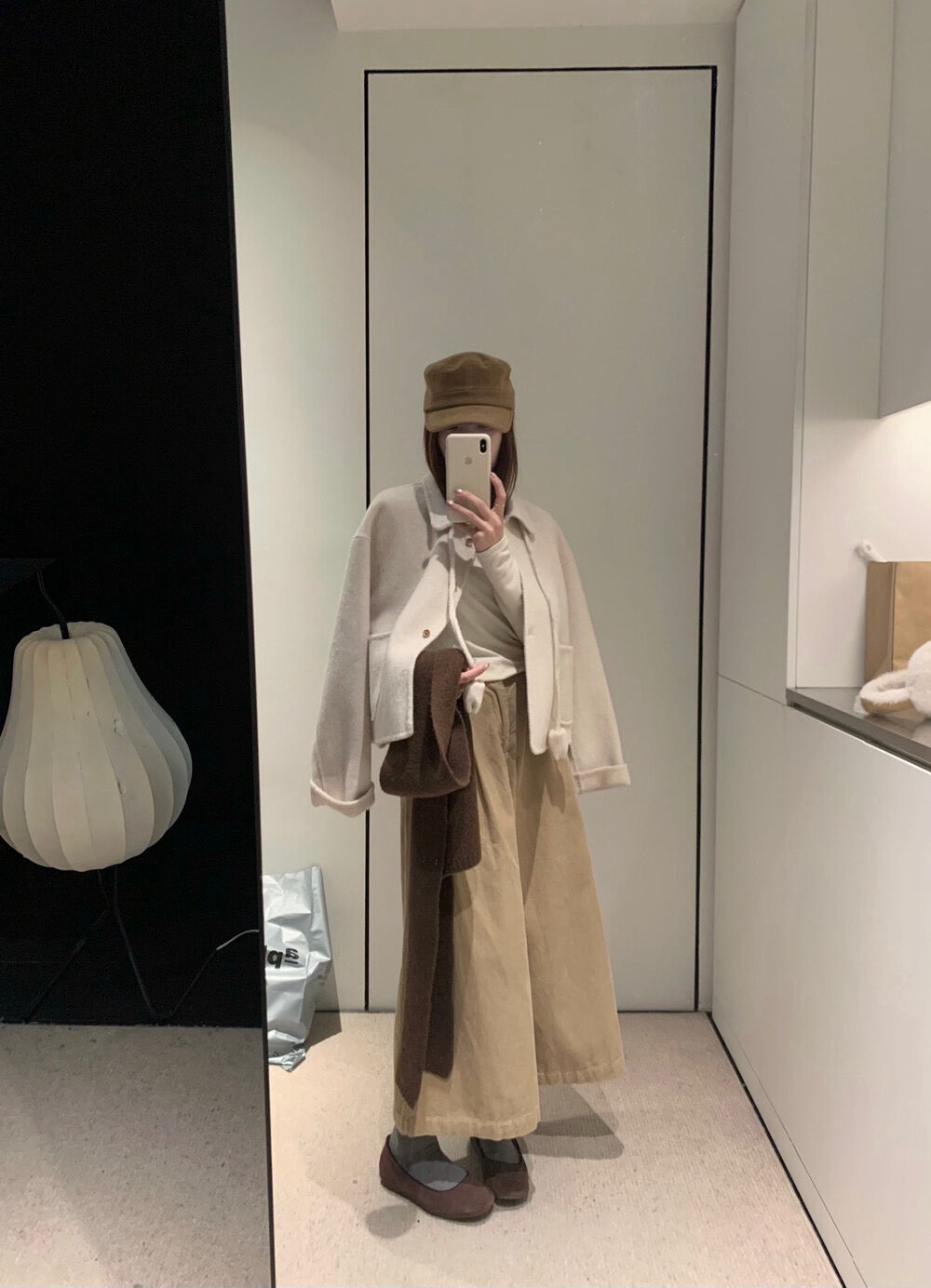 // 100%wool翻領雙口袋短款雙面手工羊毛外套(連頸繩掛飾)