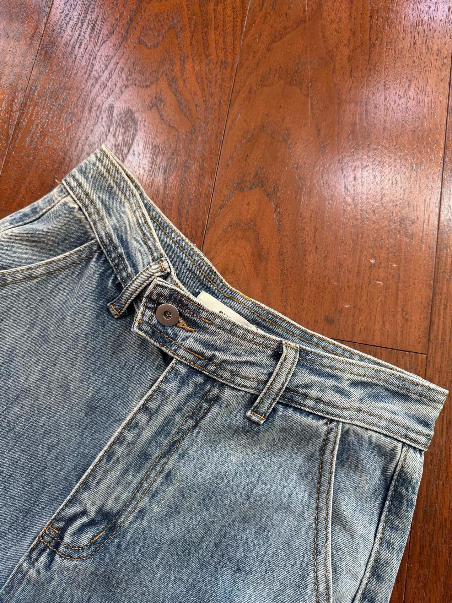 // 搭扣褲頭超顯腿長全長牛仔褲