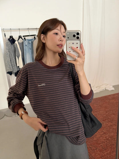 B151 / 休閒風小刺繡間條長袖上衣