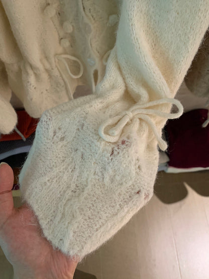 // 法式鈎花設計感抽繩V領立體裝飾CD