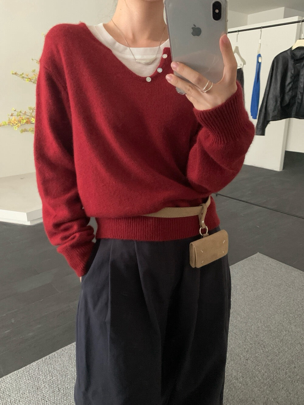 // 50%raccoon+30%cashmere超親膚小V領鈕扣NT