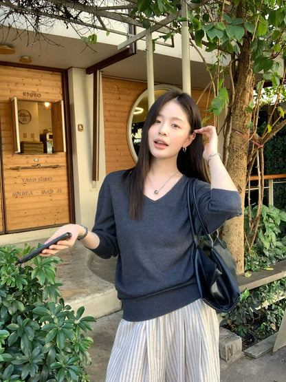 🖊️ 知性風蝙蝠袖麻混紡V領針織上衣