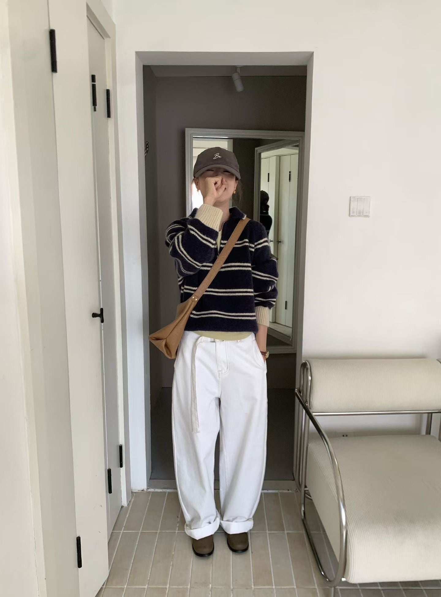 // 撞色間條邊半拉鍊毛衣