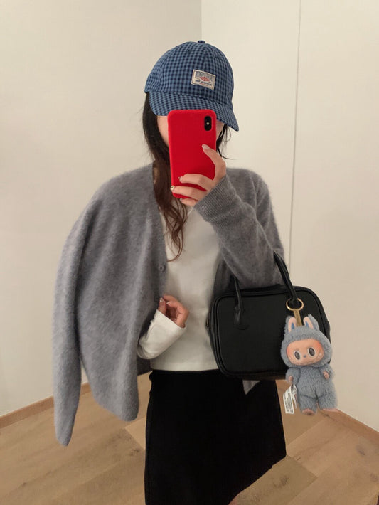 // 100%綿羊毛柔軟V領CD